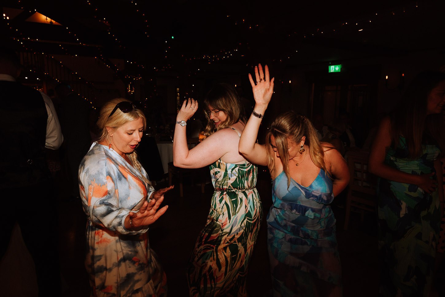 THE KING ARTHUR WEDDING PHOTOGRAPHY SWANSEA GOWER 040 THE KING ARTHUR WEDDING PHOTOGRAPHY SWANSEA GOWER 040